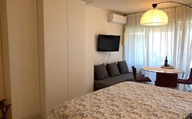 Studio centre Saint Tropez parking piscine wifi vue mer