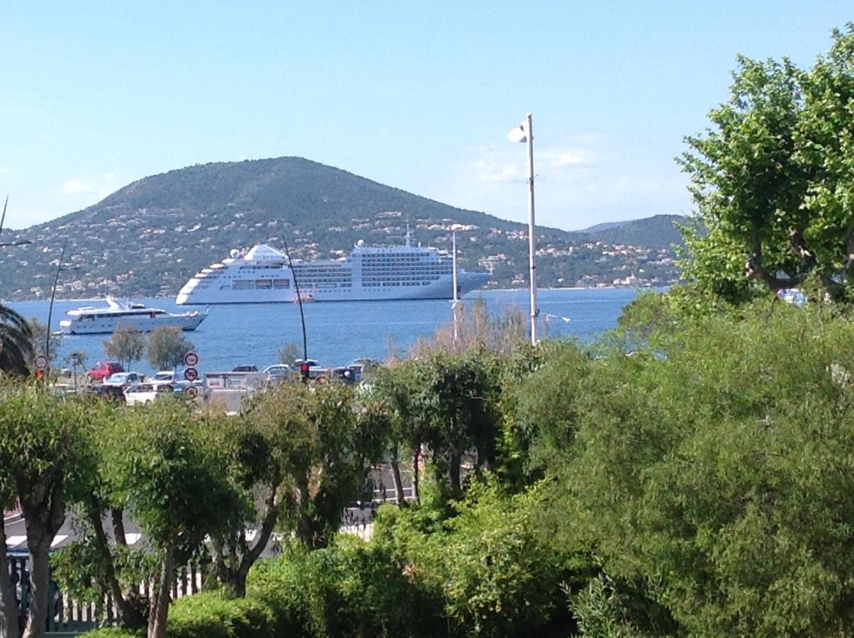 Studio centre Saint Tropez parking piscine wifi vue mer Esterno foto