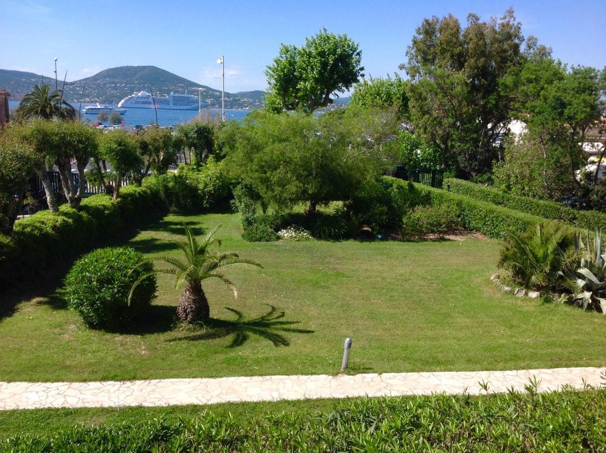 Studio centre Saint Tropez parking piscine wifi vue mer Esterno foto